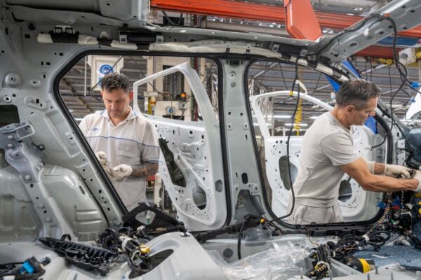 Producción automotriz argentina cae 18,3% en primer semestre de 2026