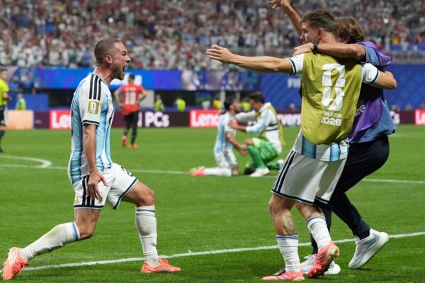 Argentina empató récord de Uruguay con 11 partidos de dos o más goles.