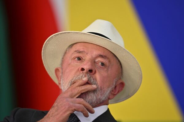 Lula da Silva recupera ventaja sobre Flávio Bolsonaro en elecciones brasileñas