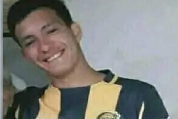 Padre e hijo ex policías imputados por la muerte de un joven en Rosario