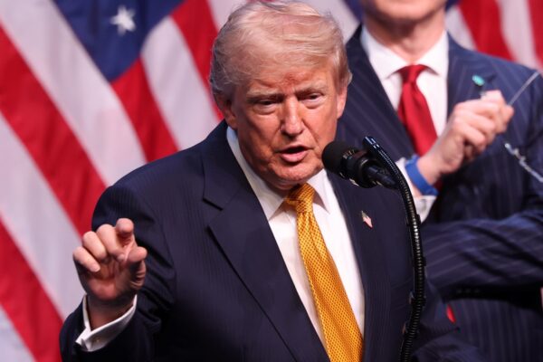 Trump y su gabinete defendieron la llamada para anular la tarjeta roja de Balogun.