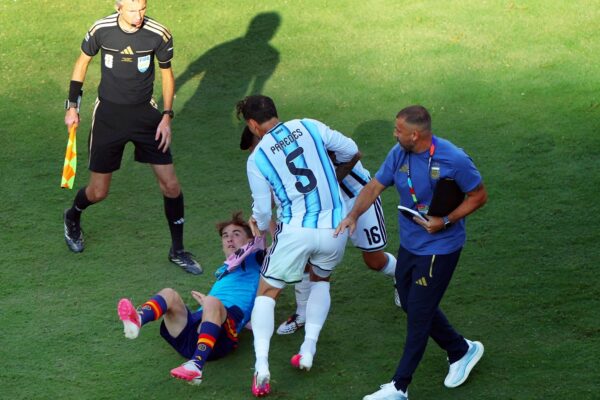 Gavi: "Es parte del fútbol" tras agresión de Paredes en la final