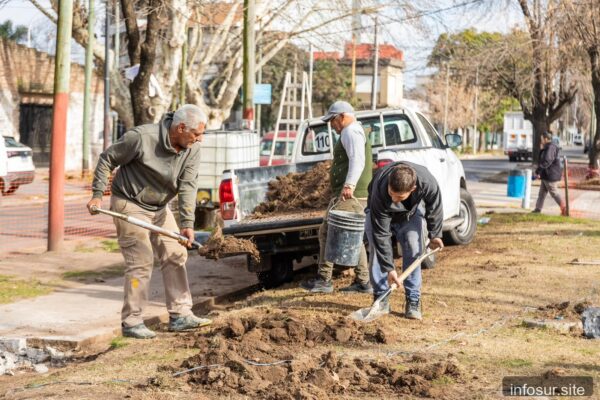 Gobierno de Lanús arrancó puesta en valor de Plaza Hernández en Escalada