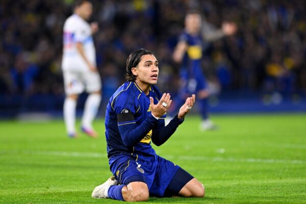 Zeballos podría abandonar Boca tras falta de renovación