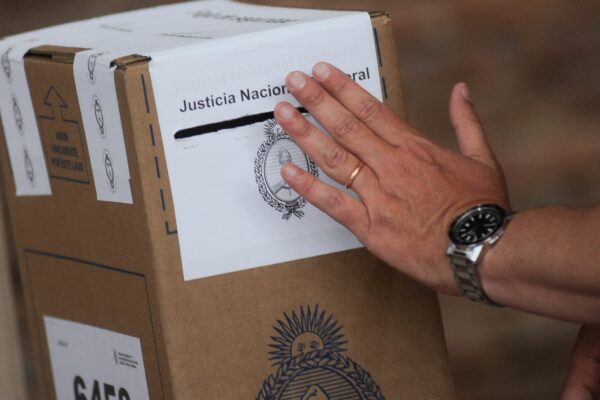 Milei impulsa reforma electoral para 2027, enfrenta resistencia en el Senado