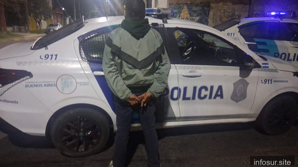 Cayeron con cocaína y un millón de pesos en la entrada del Mercado Frutihortícola