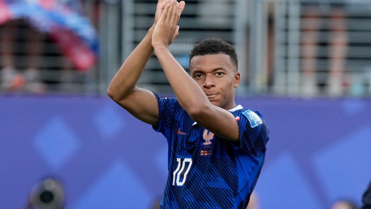 Mbappé rompe récords en Mundial y se acerca a Messi