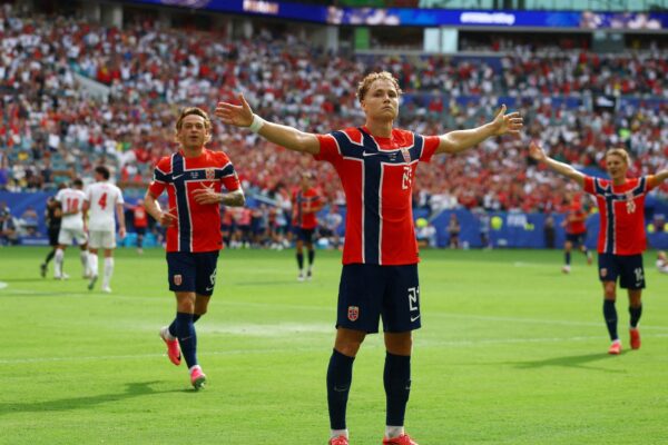 Andreas Schjelderup, el golazo que lo elevó y la polémica que lo marcó