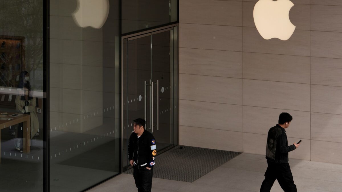 Apple demanda a OpenAI por supuesto robo de secretos tecnológicos