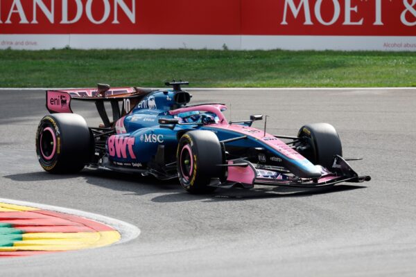 Alpine enfrenta dos rostros: Colapinto se acerca a la gloria y Gasly sufrió un accidente grave.
