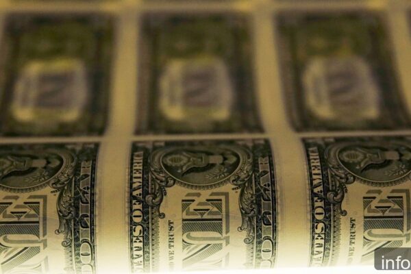 Dólar tarjeta cierra en $1963: sube 1% en la semana y 3% en julio