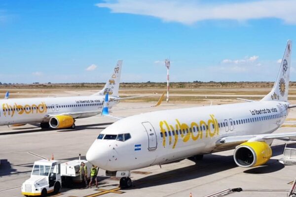 Flybondi podría caer en quiebra tras una deuda de $660 millones con un hotel porteño