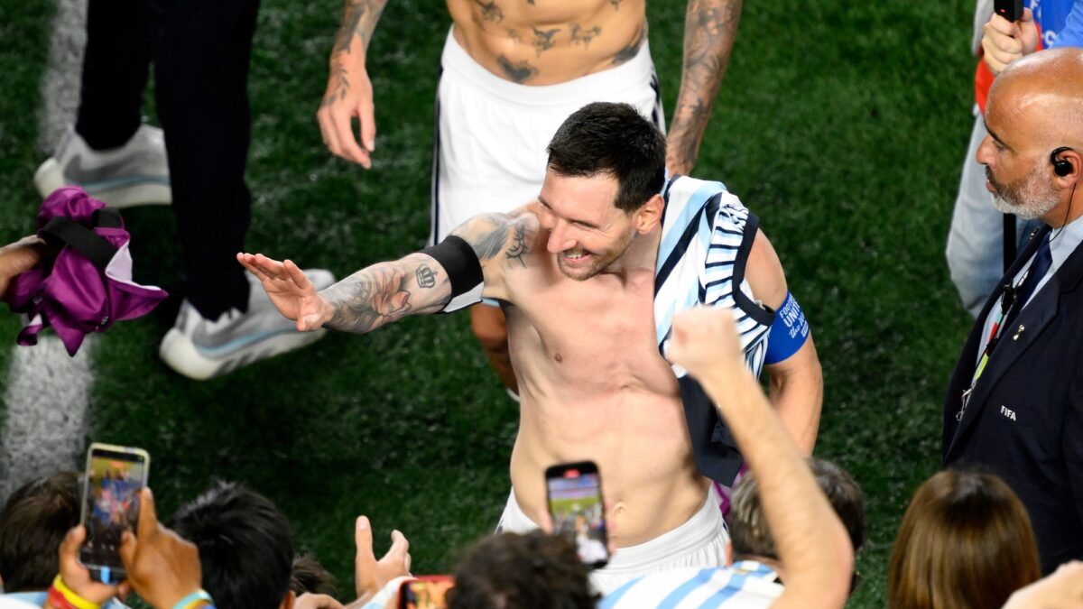Messi y la Argentina enfrentan a Inglaterra en una prueba histórica
