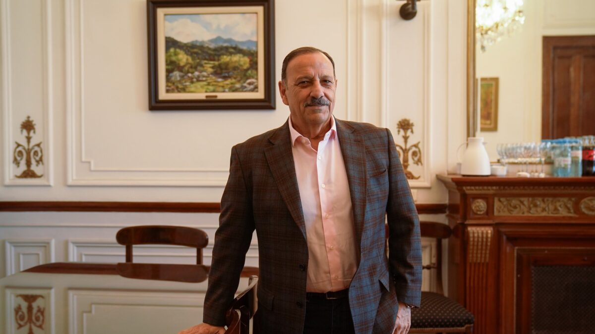Quintela rechaza acusaciones de traición y pide unidad al peronismo.