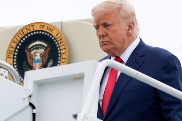 Trump advierte que crisis migratoria de Ceuta podría replicarse en EE.UU. si demócratas ganan