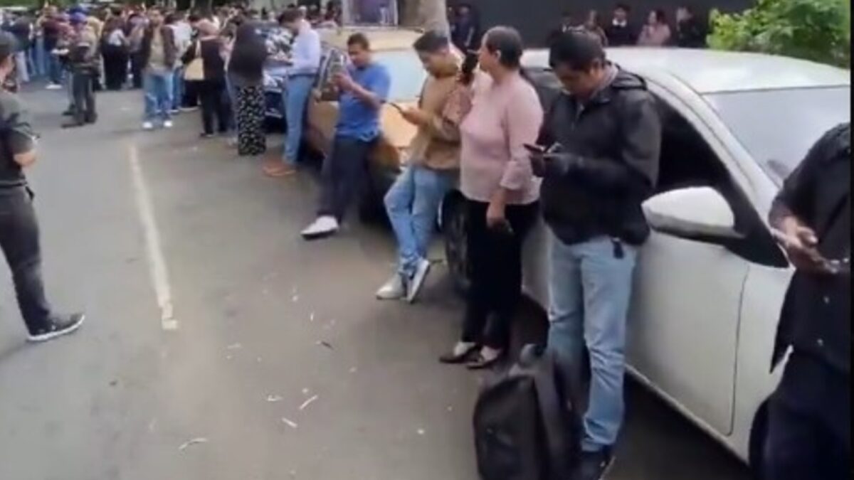 Fuerte sismo y alerta de tsunami azotaron costa mexicana