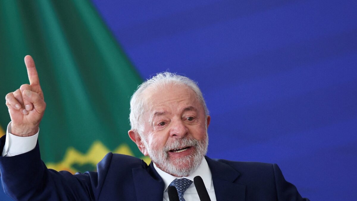 Lula da Silva se mantiene liderando elecciones brasileñas pese a crisis internas