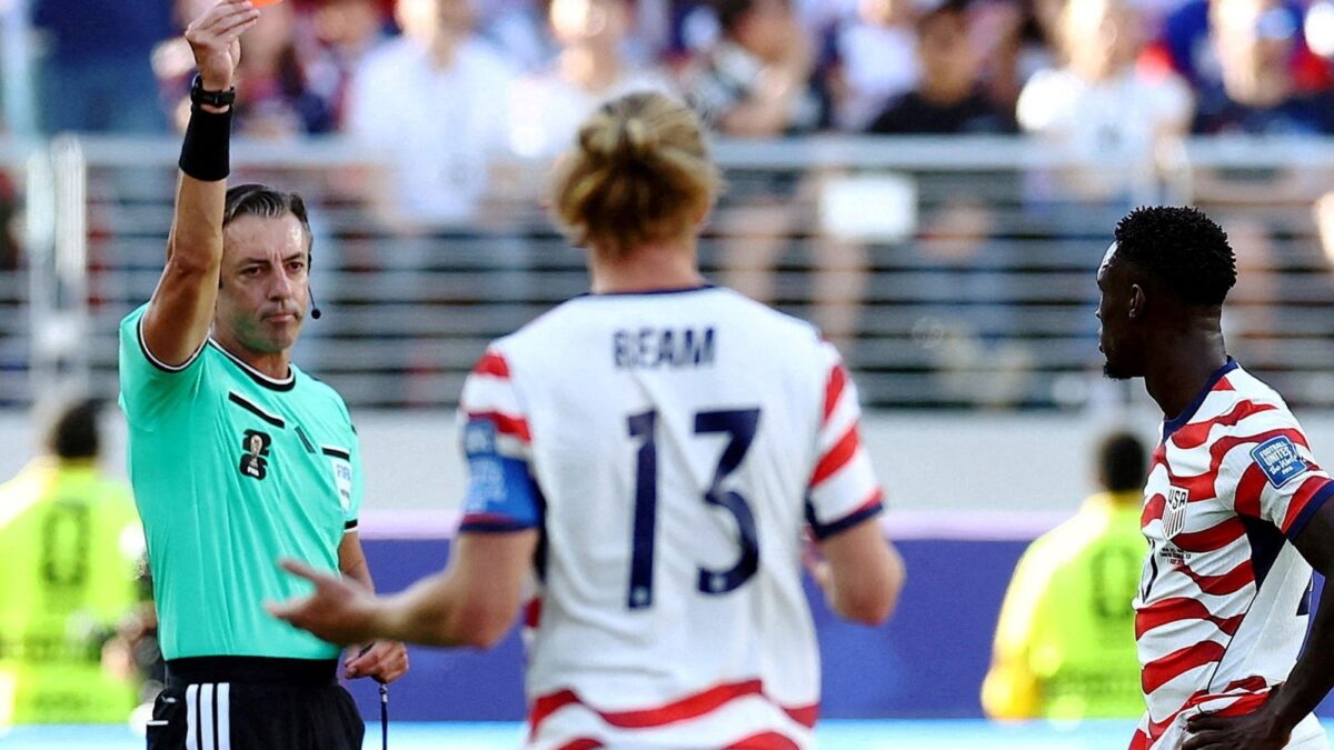 FIFA viola transparencia al eximir a Balogun y otros jugadores de sanciones