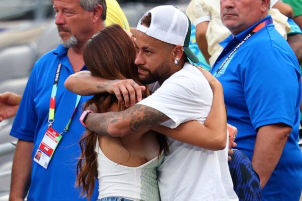 Neymar, entre rumores de retiro y el peso de las críticas brasileñas