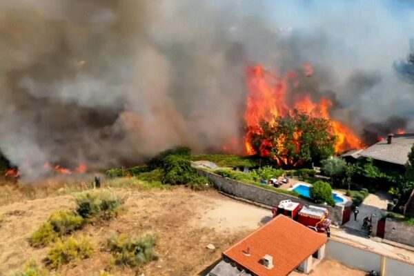 Pedro Sánchez reconoce complejidad en incendios forestales en Madrid