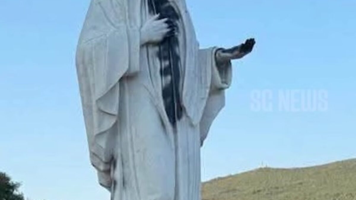 Vandalismo en Medjugorje: imagen de la Virgen y capilla quemadas