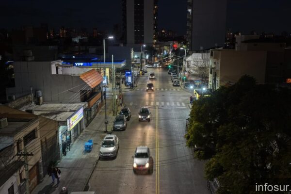 Lanús avanza en la modernización de su alumbrado público con luces LED