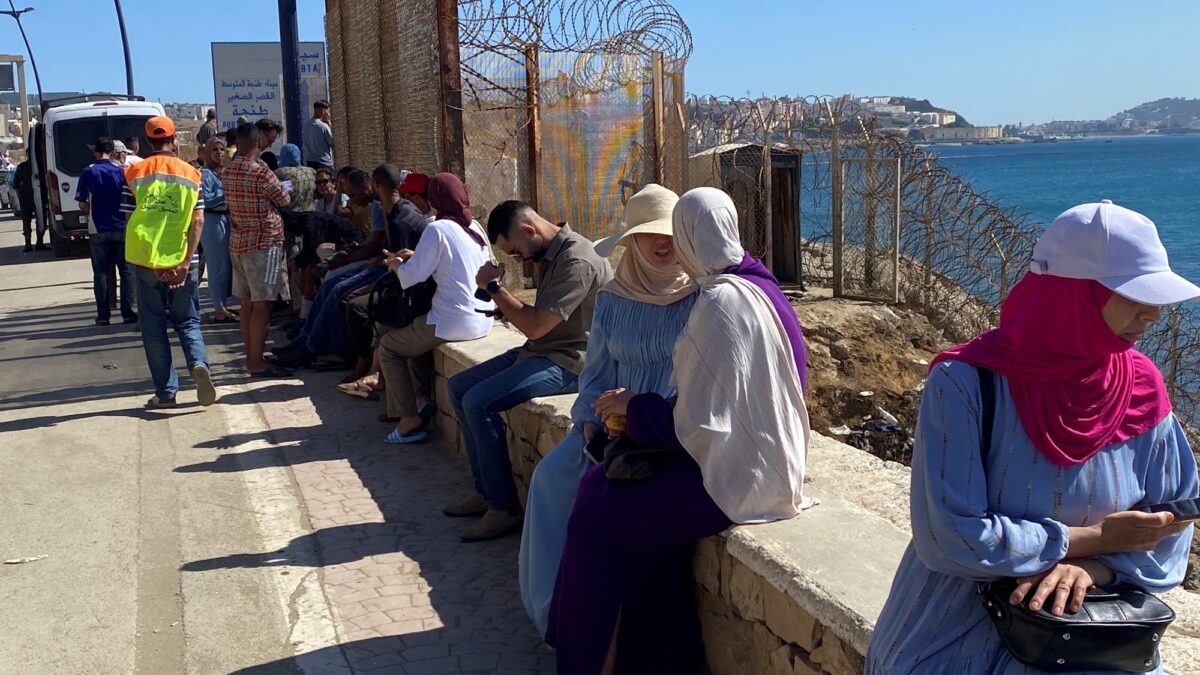 ¿Has visto a mi hijo? La angustia de padres en Ceuta durante la crisis migratoria