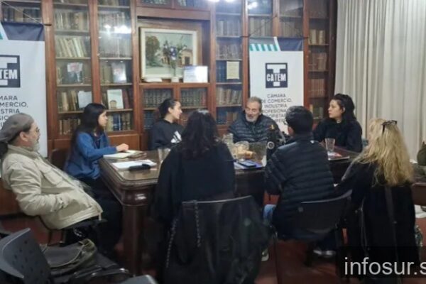 Lomas de Zamora lanza talleres gratuitos de literatura, poesía y filosofía en barrios