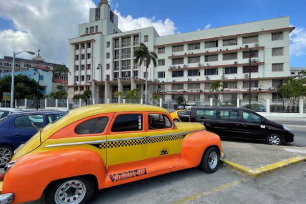 EE.UU. busca líder cubano pragmático tras modelo de Venezuela