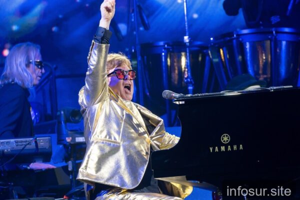 Elton John: millonario y padre que impone disciplina financiera a sus hijos