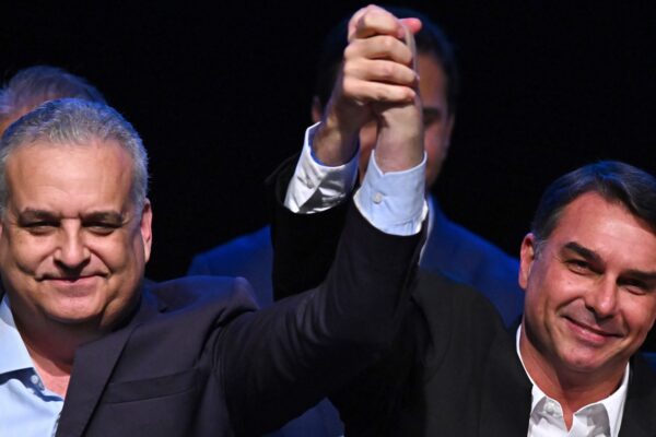 Flávio Bolsonaro elige a Alfredo Gaspar como su candidato a vicepresidente
