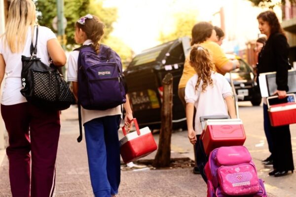 Familias porteñas deben ganar más de 3 millones para ser de clase media, según datos oficiales