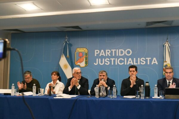 Peronismo fogonea marcha contra extranjerización de la tierra y apunta a bloquear capítulo III