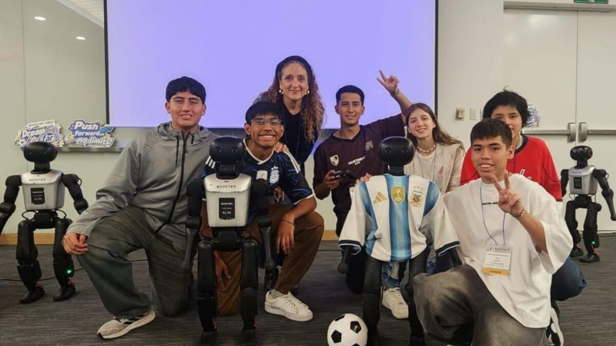 Dos jóvenes argentinos ganan un premio en el Mundial de Robótica en Corea del Sur
