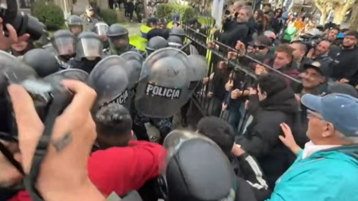 Incidentes durante marcha por inseguridad: vecinos exigen cambio de la cúpula policial