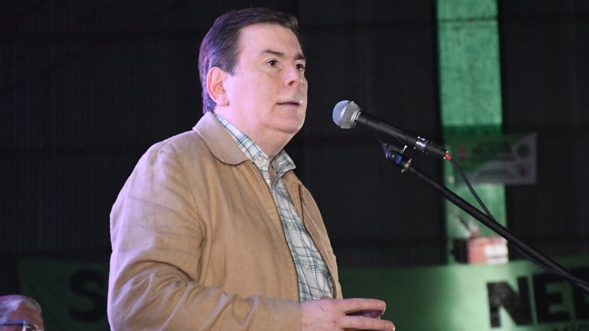 Zamora acusa a gobernadores de colaboración económica con Milei