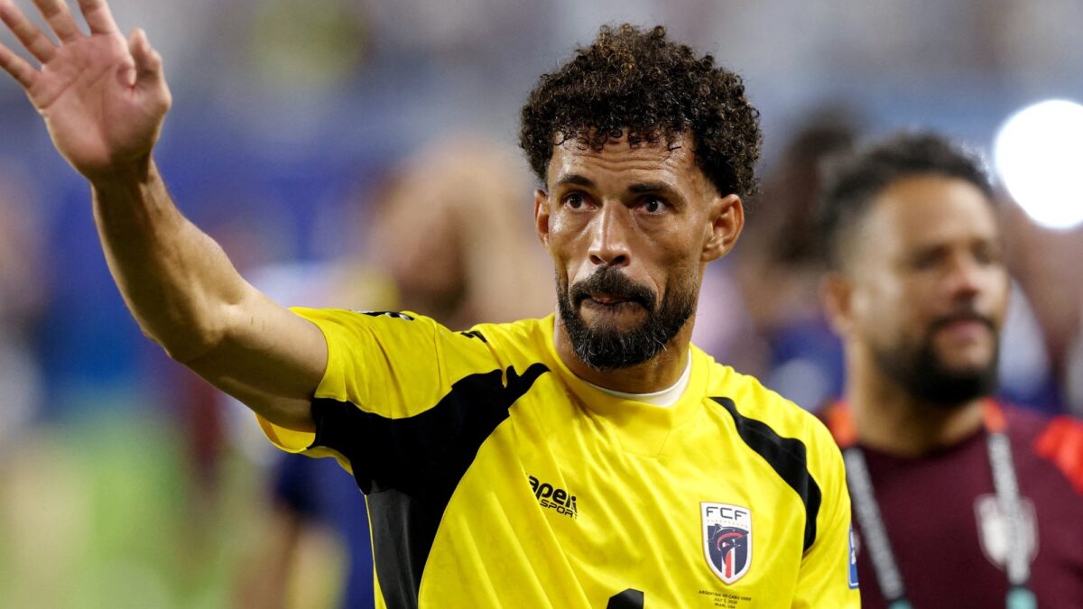 Vozinha, el arquero de Cabo Verde, viaja a Chile para defender los colores de Colo Colo