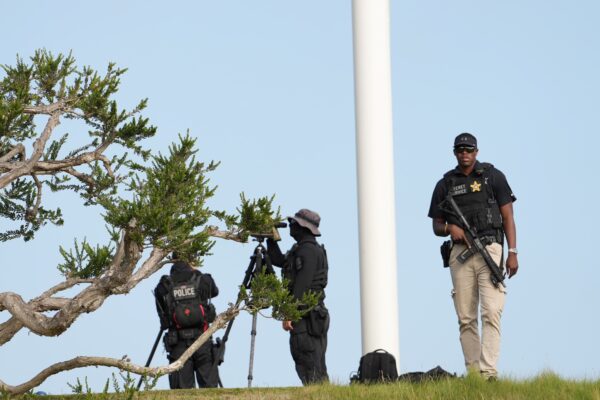 Detienen a un hombre armado en campo de golf de Trump en Estados Unidos