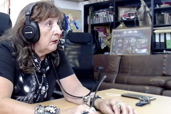 Galina Bonapartova, la motociclista de 71 años que viaja 10.000 kilómetros en busca de su independencia