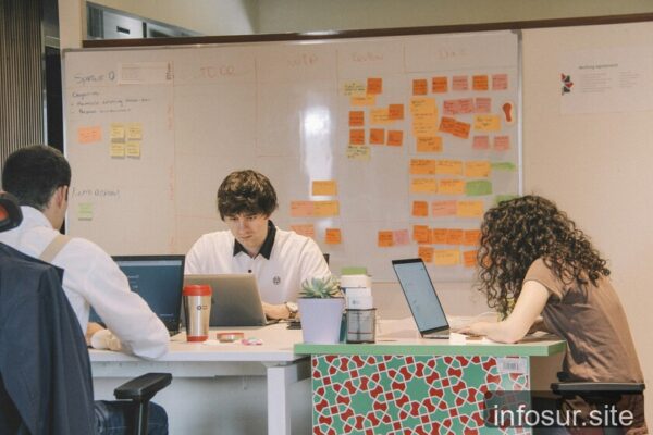 La IA no quita trabajo, pero desplaza a quienes lo aprenden