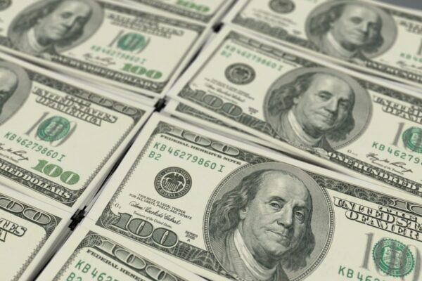 Dólar oficial y blue abren con alza: a cuánto cotizan hoy en Argentina