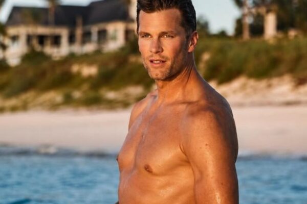 Tom Brady revela rutina para mantener músculos jóvenes a los 47 años