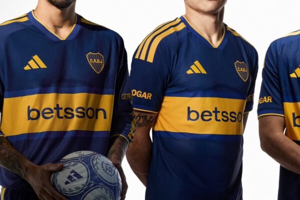 Boca lanzó su camiseta de honor 2001, estrenada en el duelo contra Estudiantes