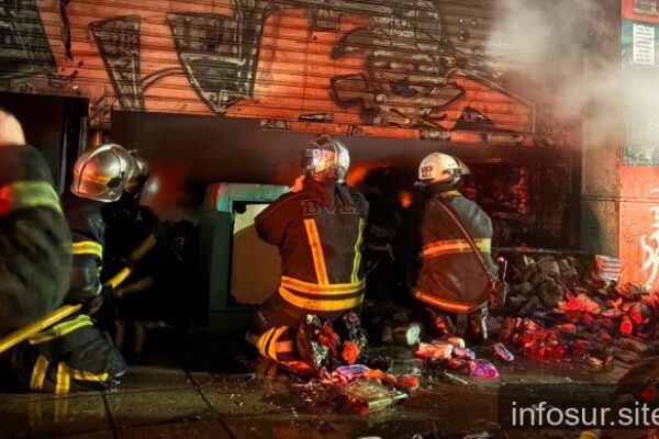 Incendio voraz destruye perfumería en San José