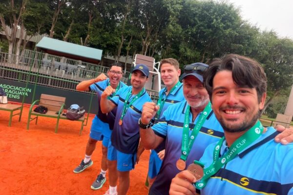 El argentino que preparó a Aruba en un container y los llevó a la Copa Davis