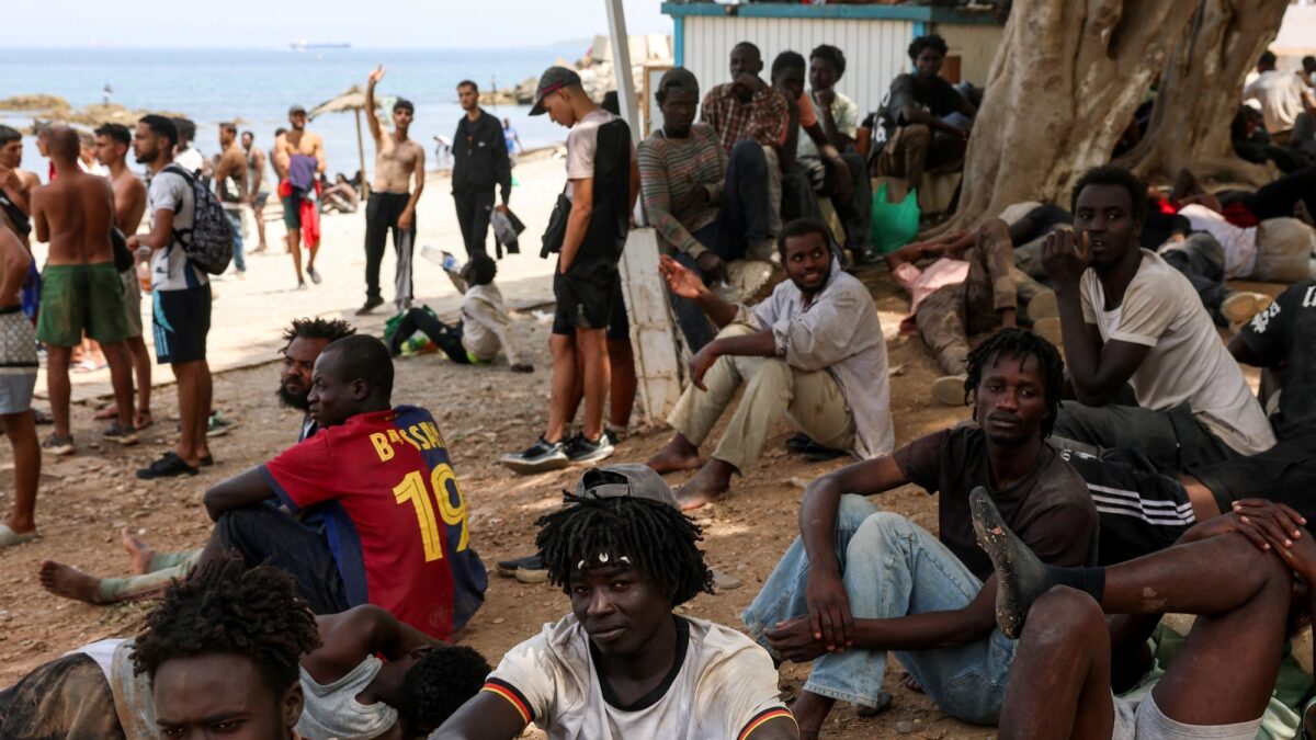 Migrantes vuelven a Marruecos tras fallido intento de llegar a Ceuta