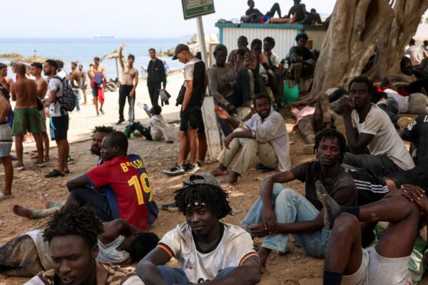 Migrantes vuelven a Marruecos tras fallido intento de llegar a Ceuta