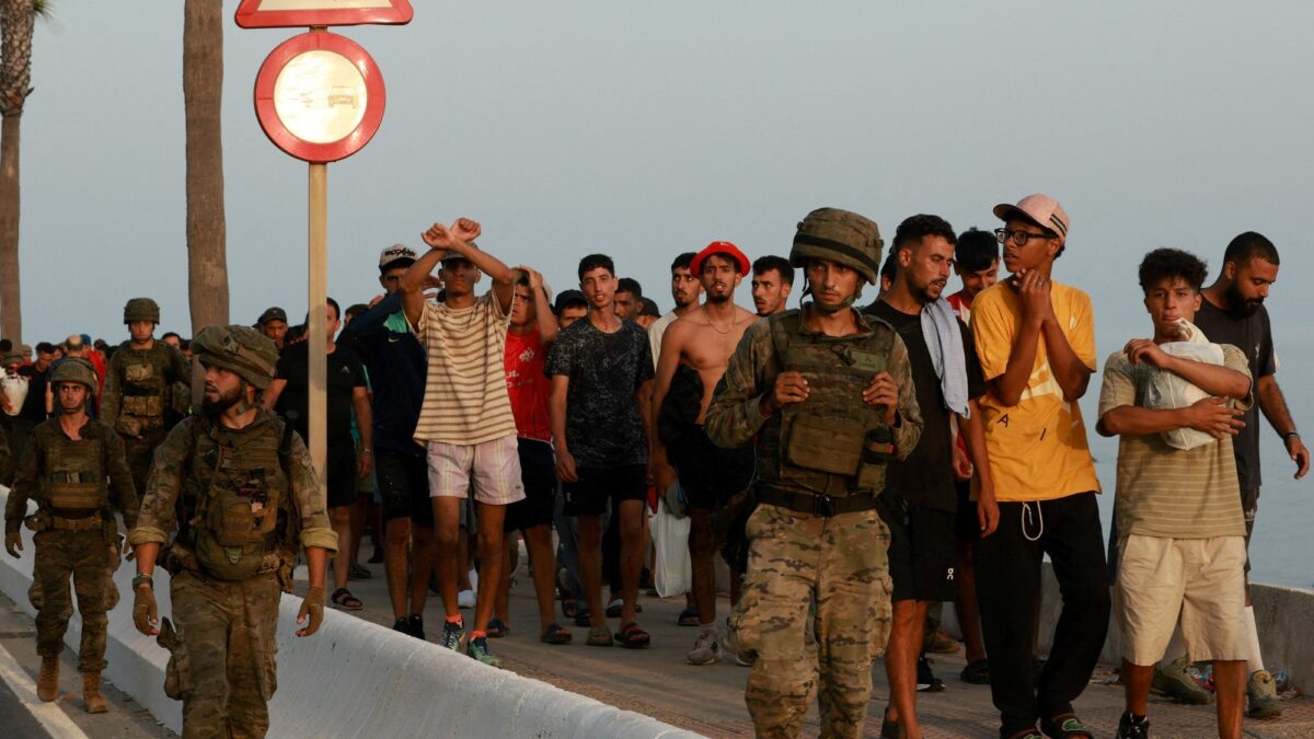 Crisis migratoria en Ceuta: más de 70 muertos en cruce masivo
