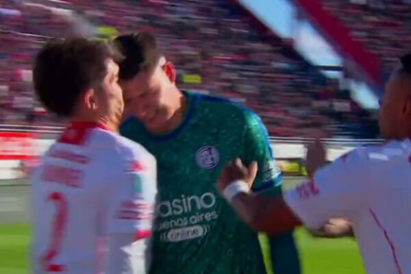 Orlando Gill fue expulsado tras cabezazo a Blondel en el clásico de San Lorenzo vs Huracán