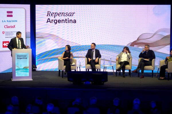 Repensar Argentina: debate sobre el impacto de las elites en el desarrollo nacional